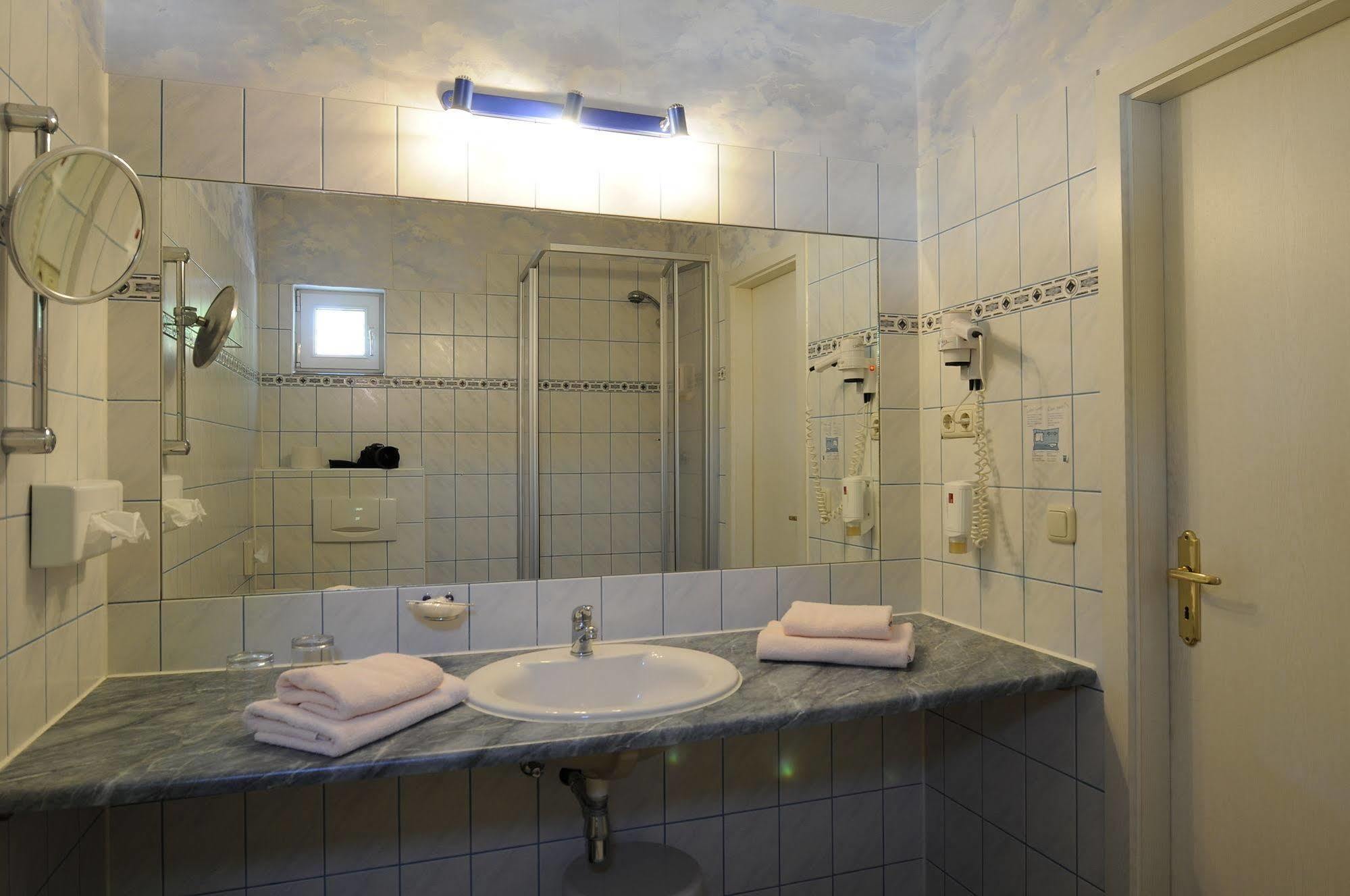 Hotel Am Alten Strom Rostock Ngoại thất bức ảnh